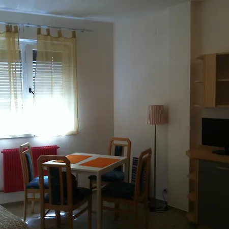 Casa Laurino In Centro A Apartment Bolzano